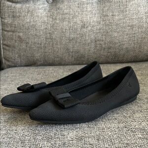 Women’s Black Knit Ballet Flats with Bow Accent